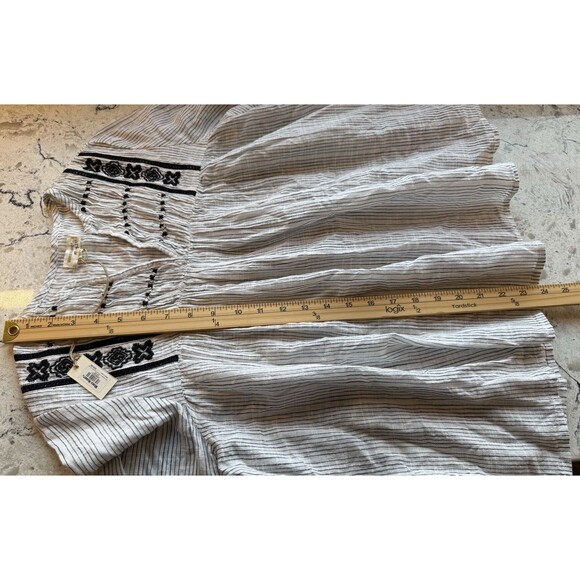 World Market Top Size S/M Black White Long Sleeve Striped Babydoll Peasant NWT - Picture 6 of 8